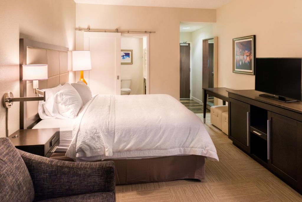 Hampton Inn & Suites Orlando Pet friendly hotels orlando