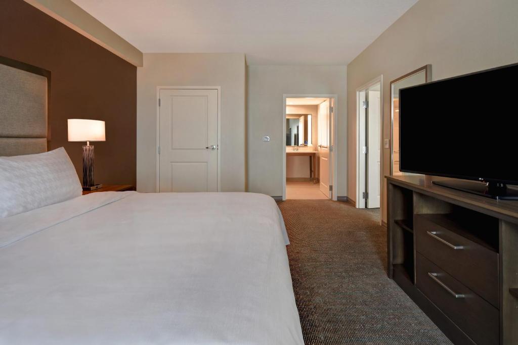 Homewood Suites By Hilton Orlando Flamingo Crossings Pet friendly hotels orlando